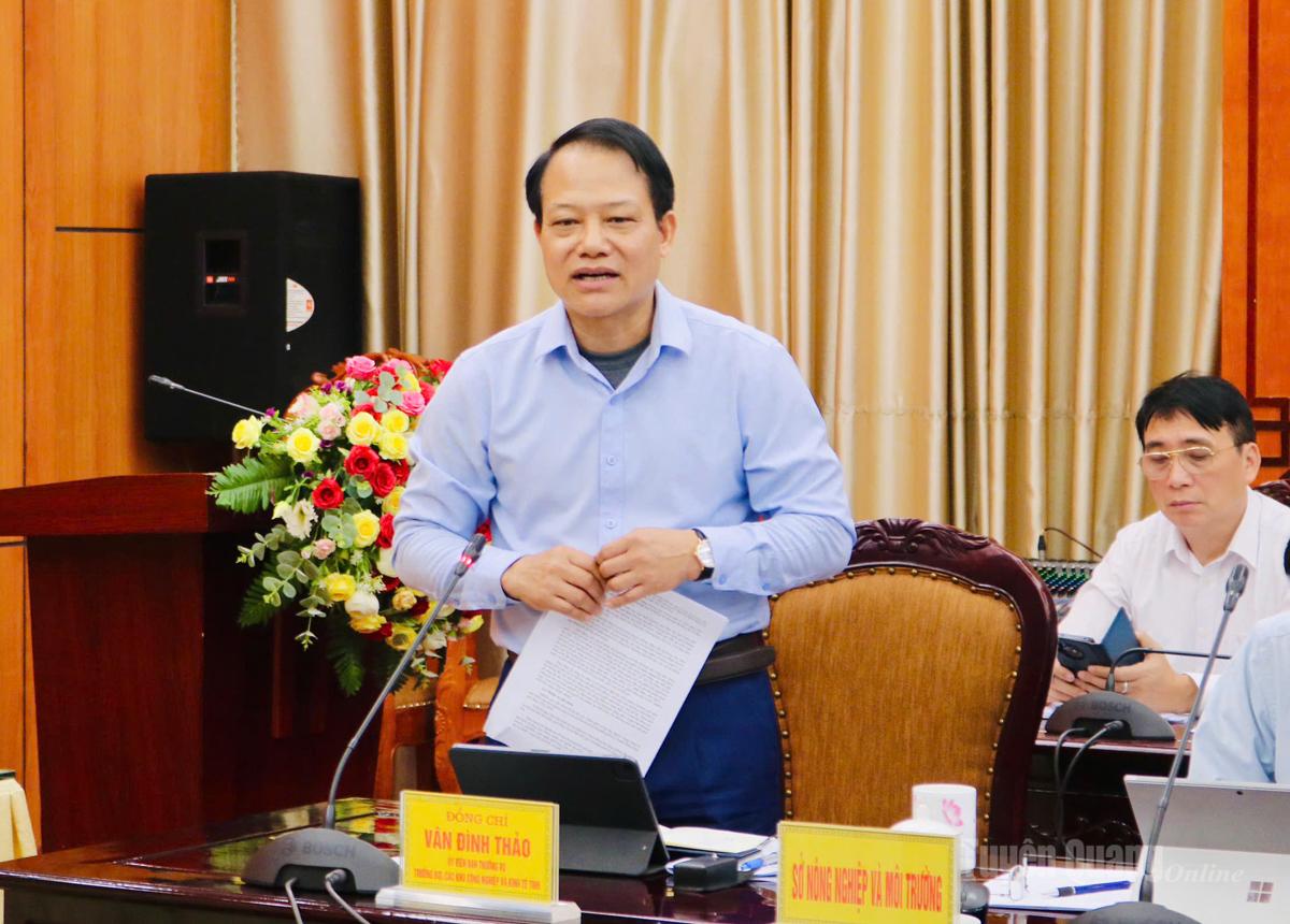 Đồng chí Vân Đình Thảo, Ủy viên BTV Tỉnh ủy, Trưởng Ban Quản lý các khu công nghiệp và khu kinh tế tỉnh phát biểu tại buổi làm việc.